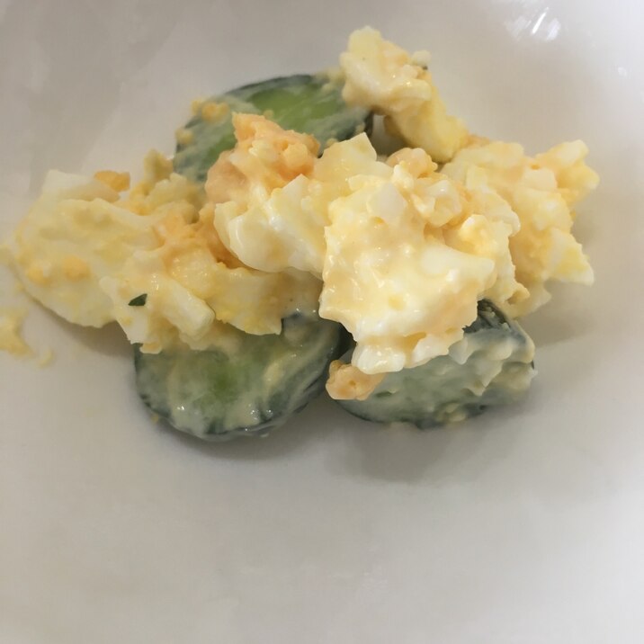 きゅうりと茹で卵サラダ
